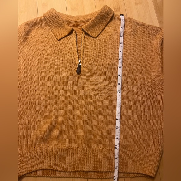 Yellow knit sweater - Picture 2 of 4